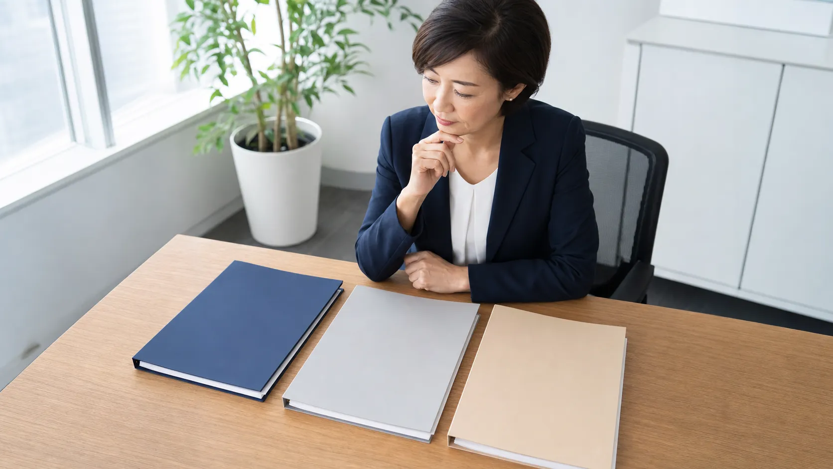 株式譲渡・事業譲渡などM&A手法の違いを比較検討する経営者